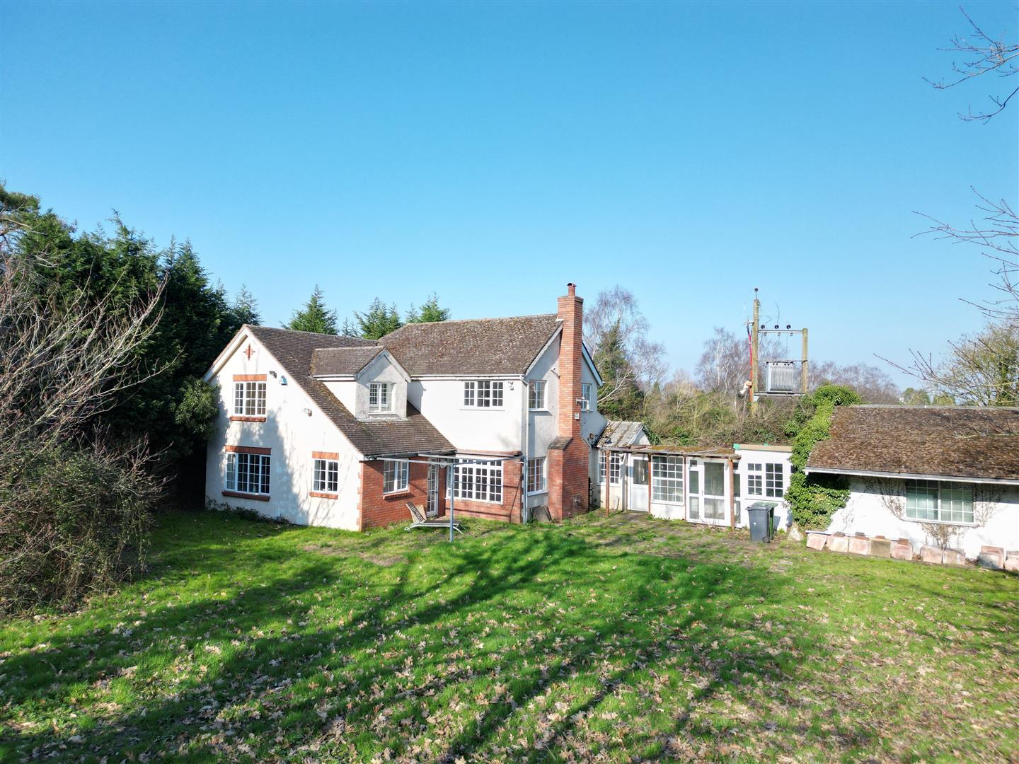 4 bed property in Worcester Road, Kidderminster